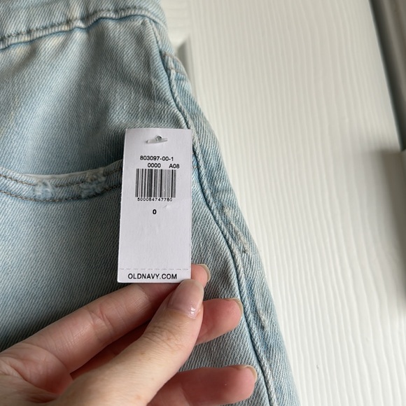 High Rise Light Wash Short - Picture 3 of 5